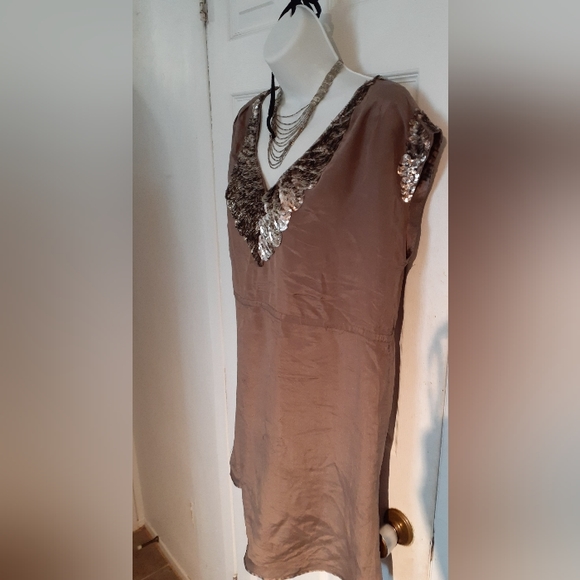 French Connection Brown V neck sequins sleeveless woman top - Picture 3 of 6